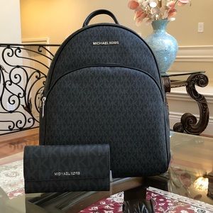 Authentic Michael Kors backpack&wallet swt